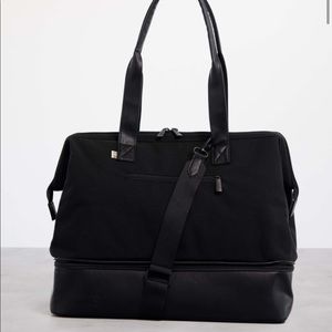 beis weekender bag, black.